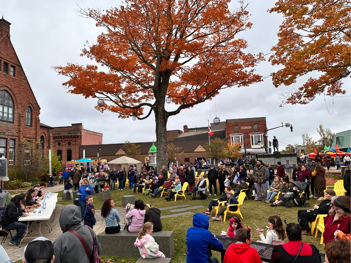 Street Party Pie Eating Article Image 20251018